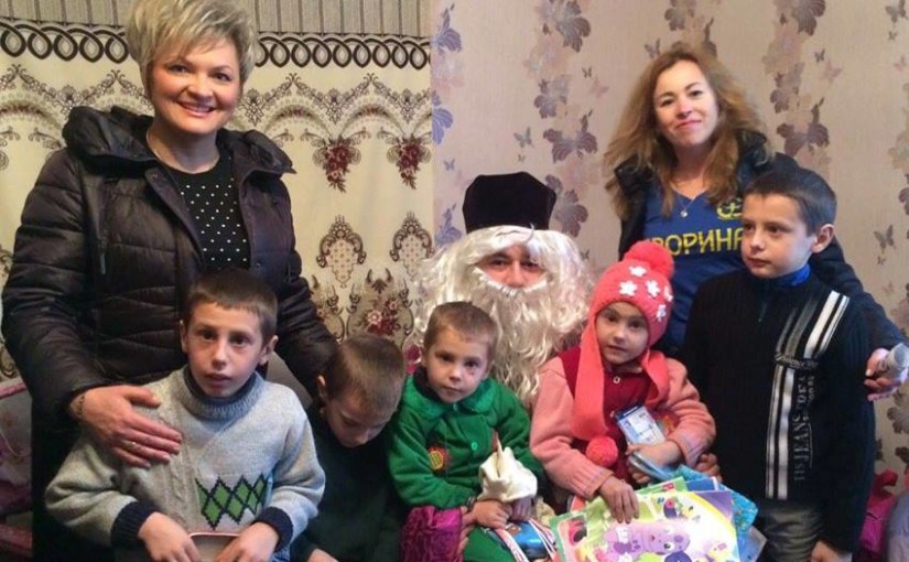 Яворинки зі Святим Миколаєм привезли подарунки сиротам на Жовківщині