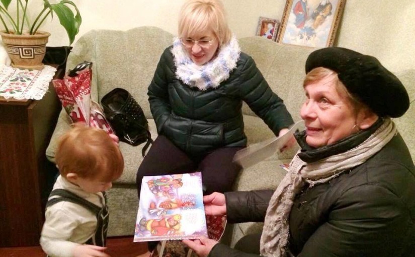 Яворинки відвідали родину важкопораненого льотчика Сергія Тітаренка