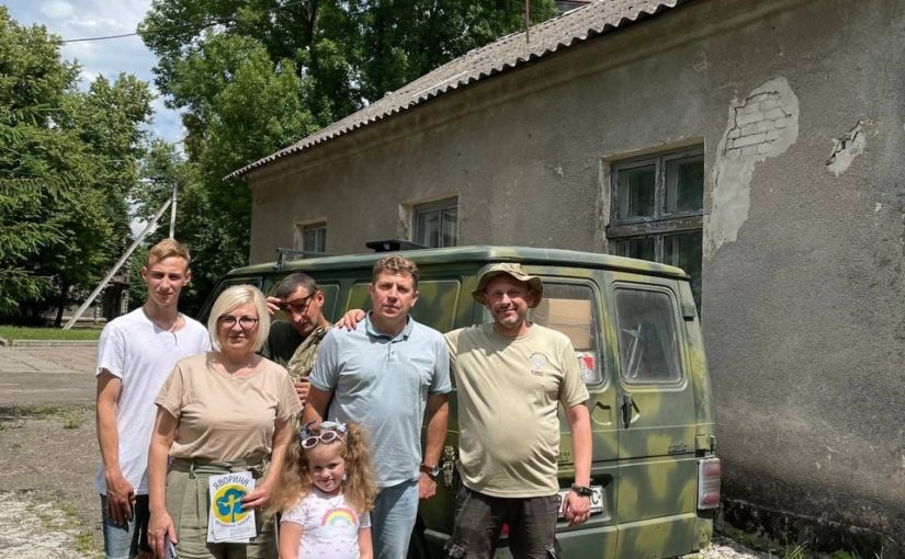 «Яворина» відправила на передову обладнання для автомобілів «швидкої», яке  доставили приятелі з Італії.