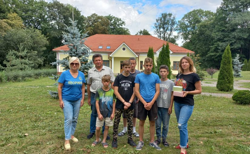 “Яворина” відвідала родинний дім “Жива перлина” в Бортниках. 